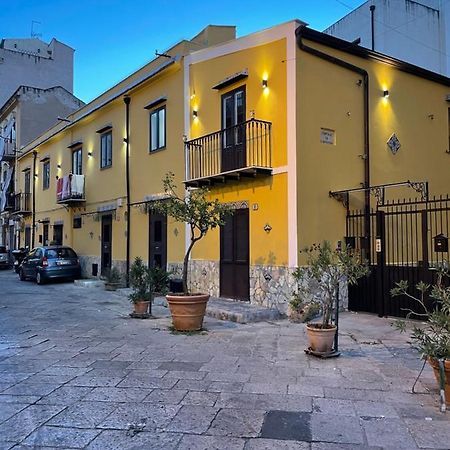 Casa Vacanze Donna Pina Palermo Bagian luar foto