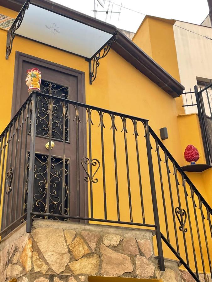 Casa Vacanze Donna Pina Palermo Bagian luar foto