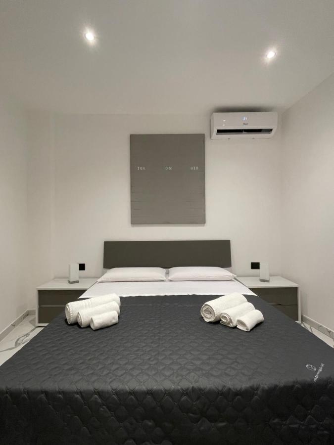 Casa Vacanze Donna Pina Palermo Bagian luar foto