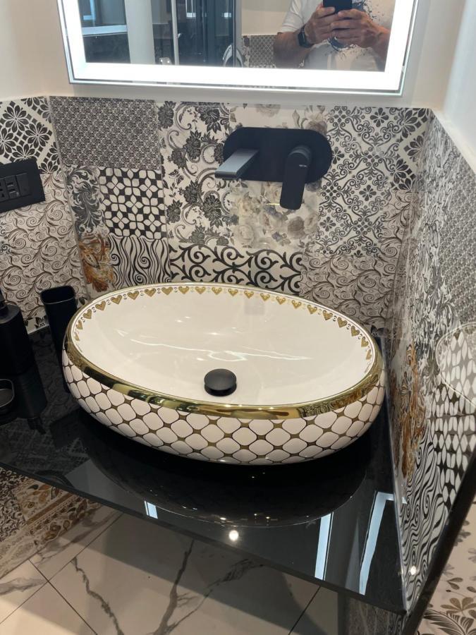 Casa Vacanze Donna Pina Palermo Bagian luar foto