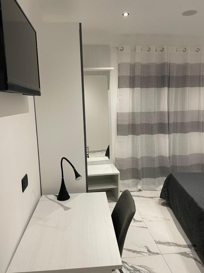 Casa Vacanze Donna Pina Palermo Bagian luar foto