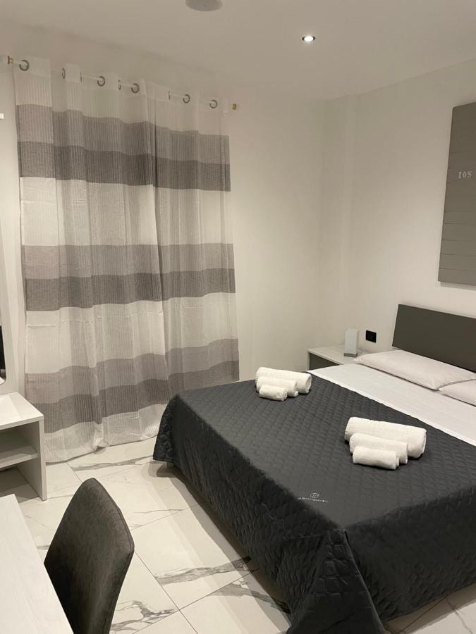 Casa Vacanze Donna Pina Palermo Bagian luar foto