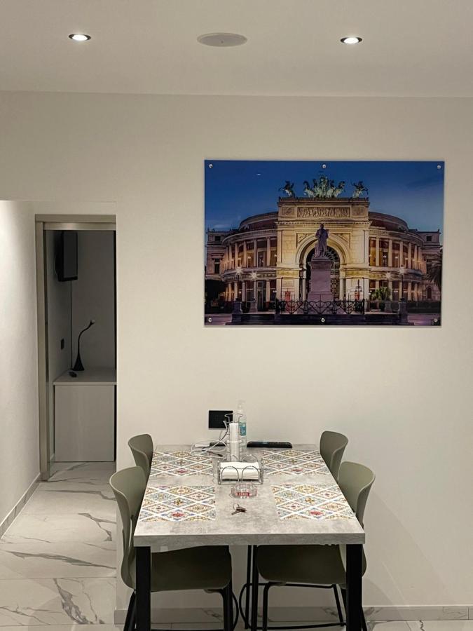 Casa Vacanze Donna Pina Palermo Bagian luar foto